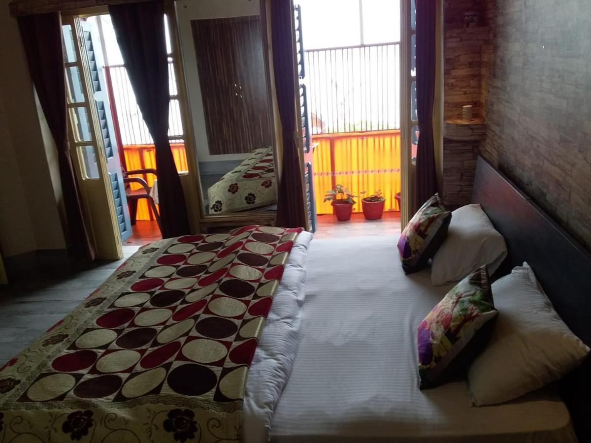 Shiva Ganges View Guest House Varanasi Exterior foto